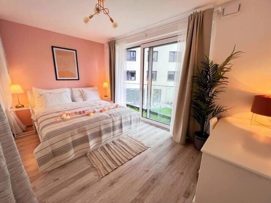 B104 - Liberty Bridge Lovely Home With Free Parking Budapest Esterno foto