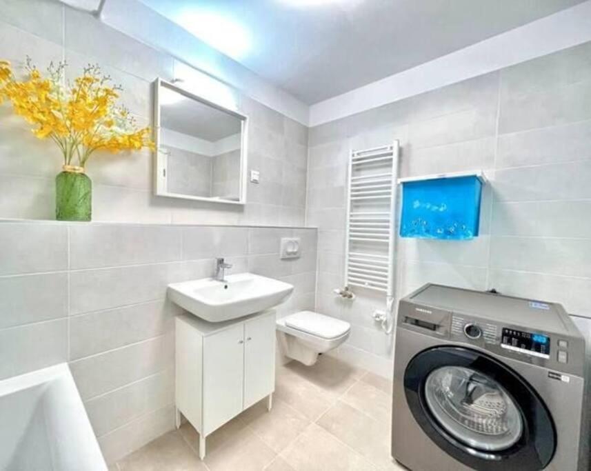 B104 - Liberty Bridge Lovely Home With Free Parking Budapest Esterno foto