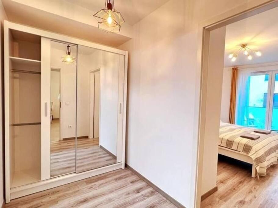 B104 - Liberty Bridge Lovely Home With Free Parking Budapest Esterno foto