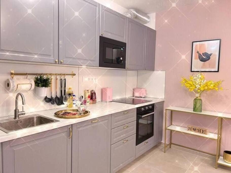 B104 - Liberty Bridge Lovely Home With Free Parking Budapest Esterno foto